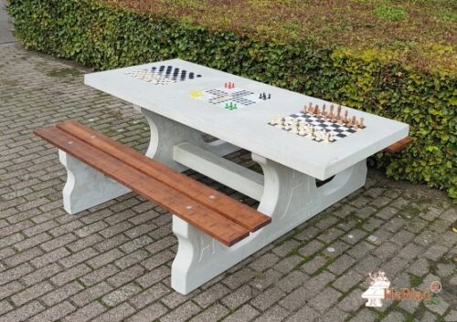 spieltisch naturel beton mit schach dame ludo